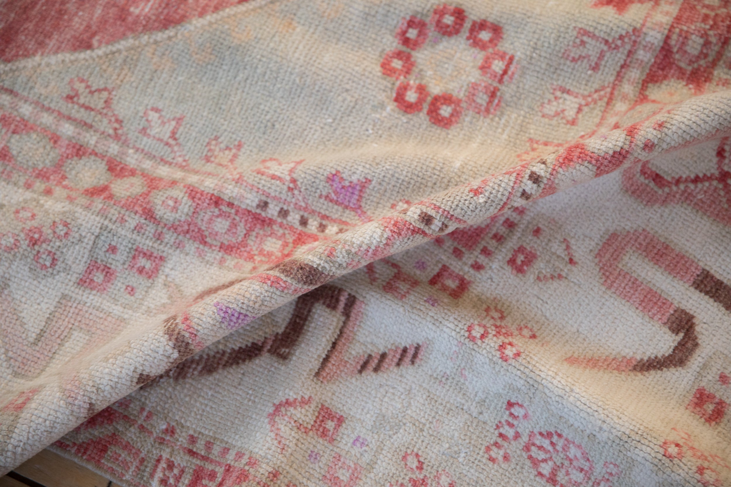 Rugs Under $1,000