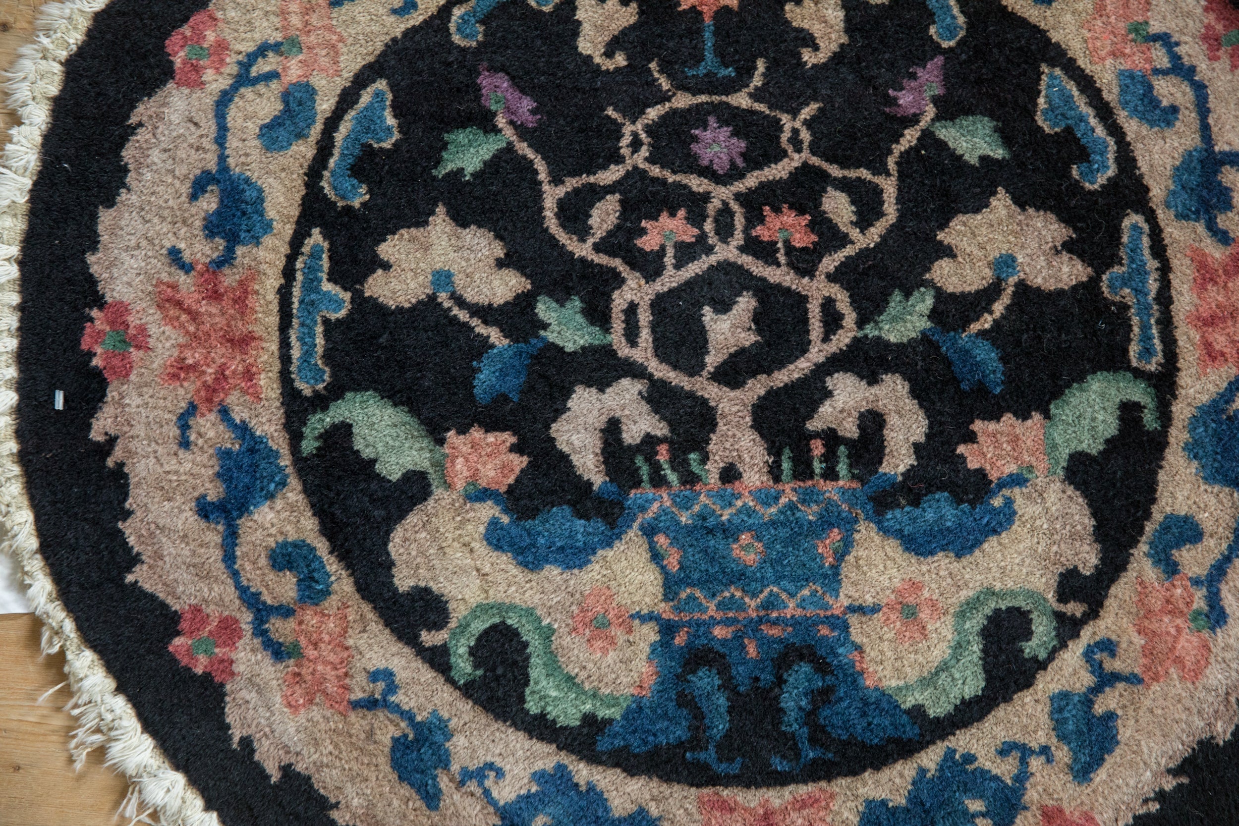 Antique Chinese Nichols Art Deco Round Rug Mat — 1930s | 2'4" × 2'5"