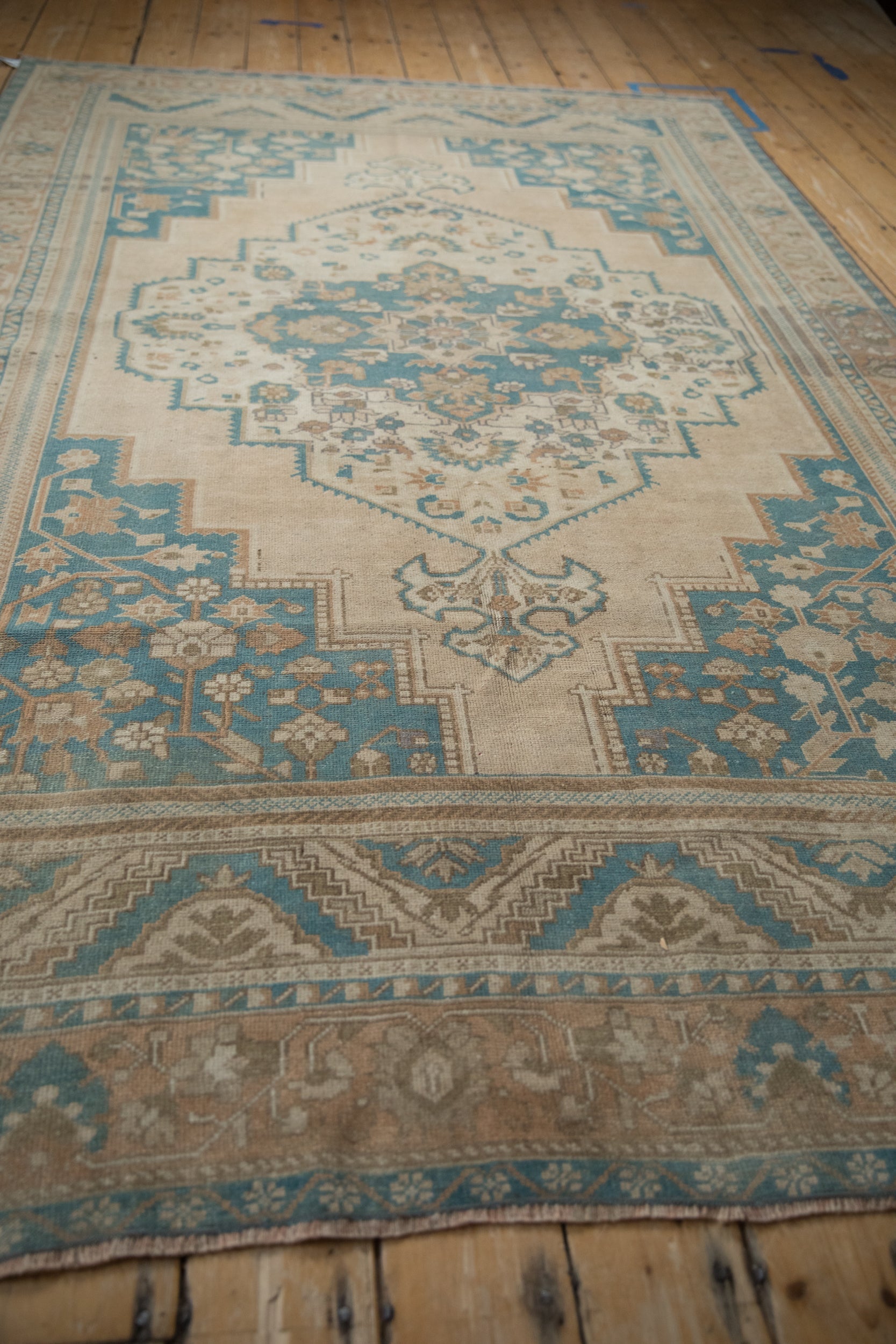 Vintage Turkish Oushak Rug — 1980s | 5'11" x 9'6"