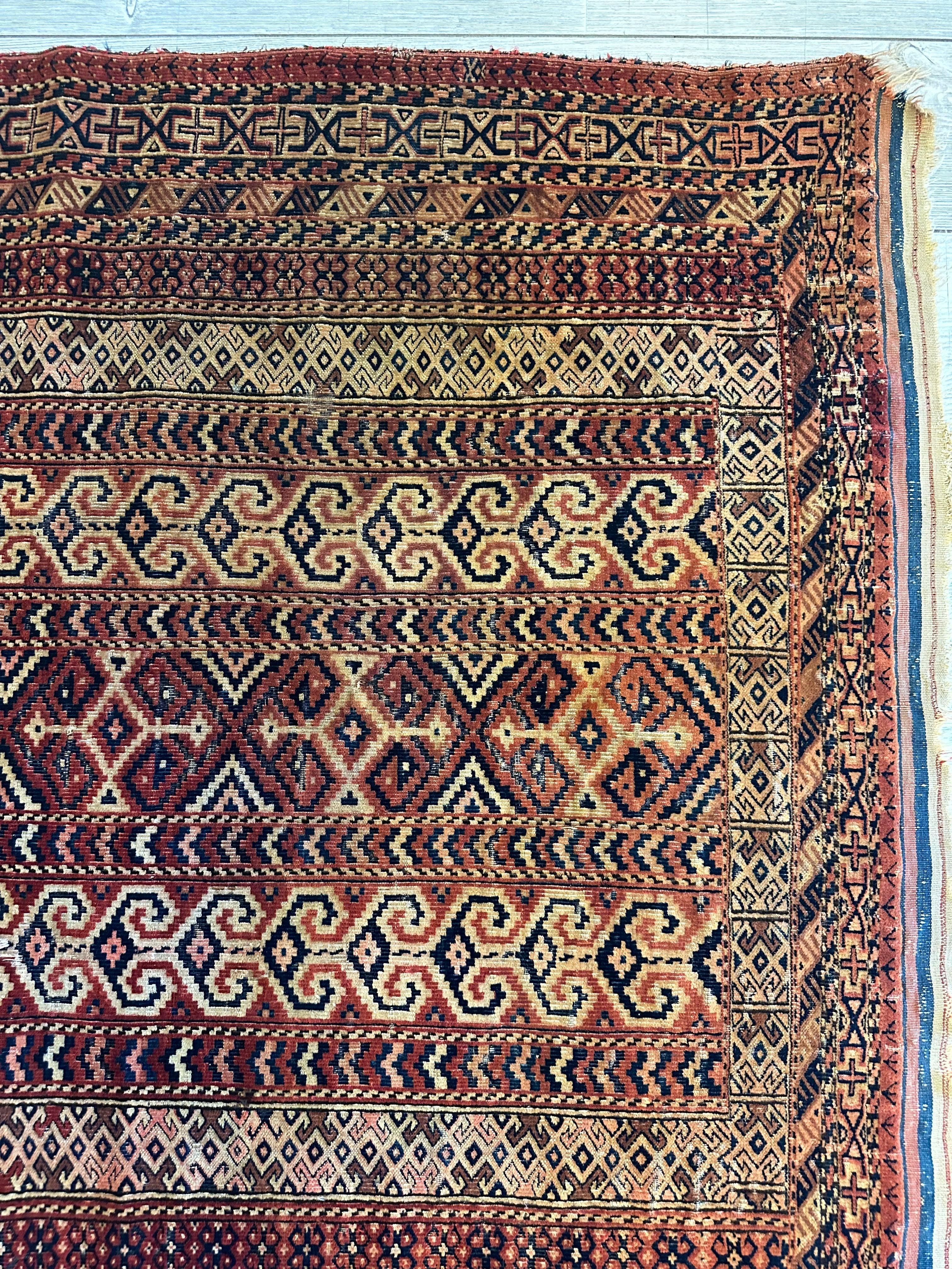 Antique Turkmen Prayer Rug (Namazlyk) — 1890s | 4' x 5'2"
