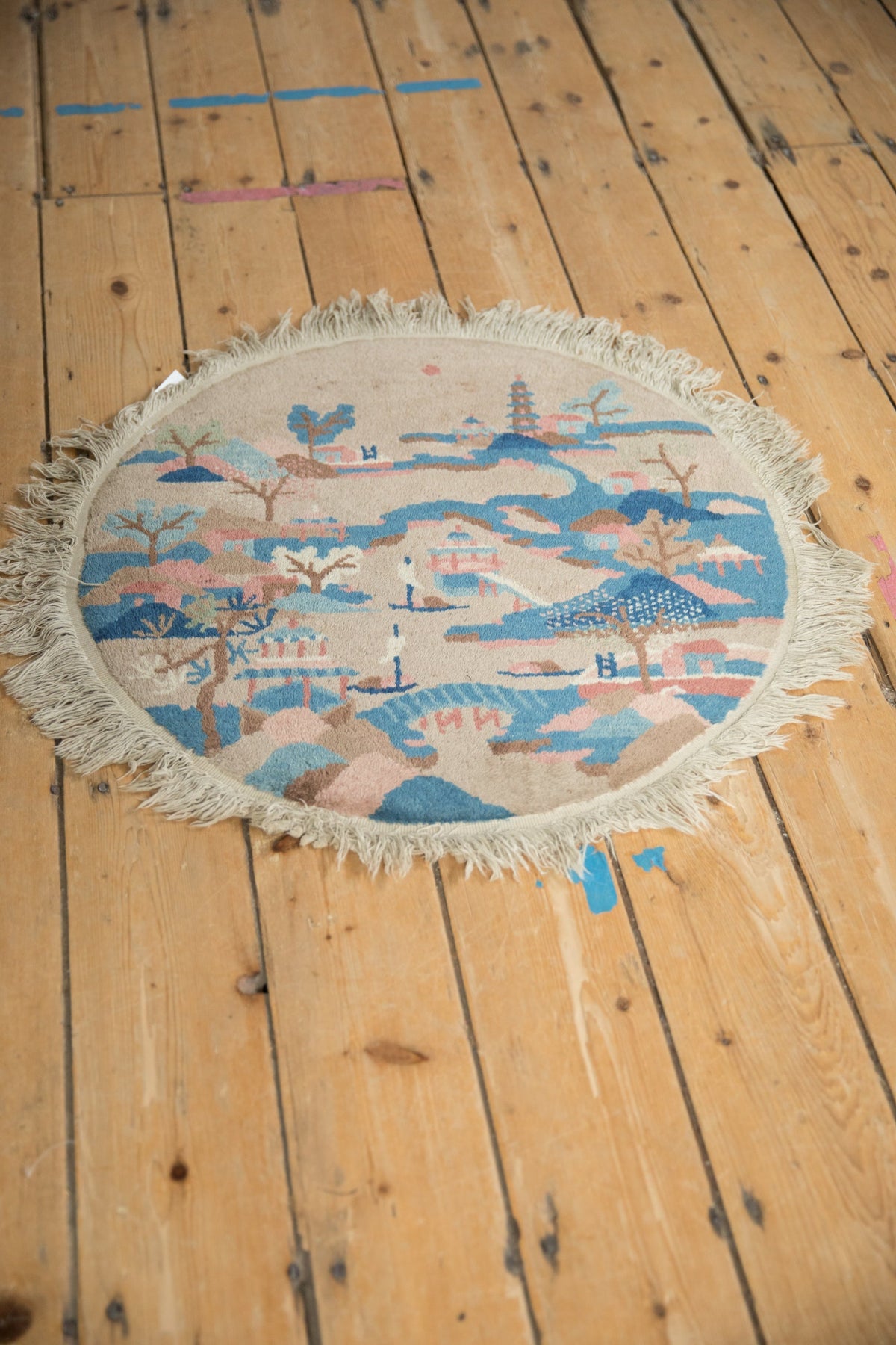 Vintage Chinese Art Deco Round Rug Mat — 1930s | 2' x 2'1"