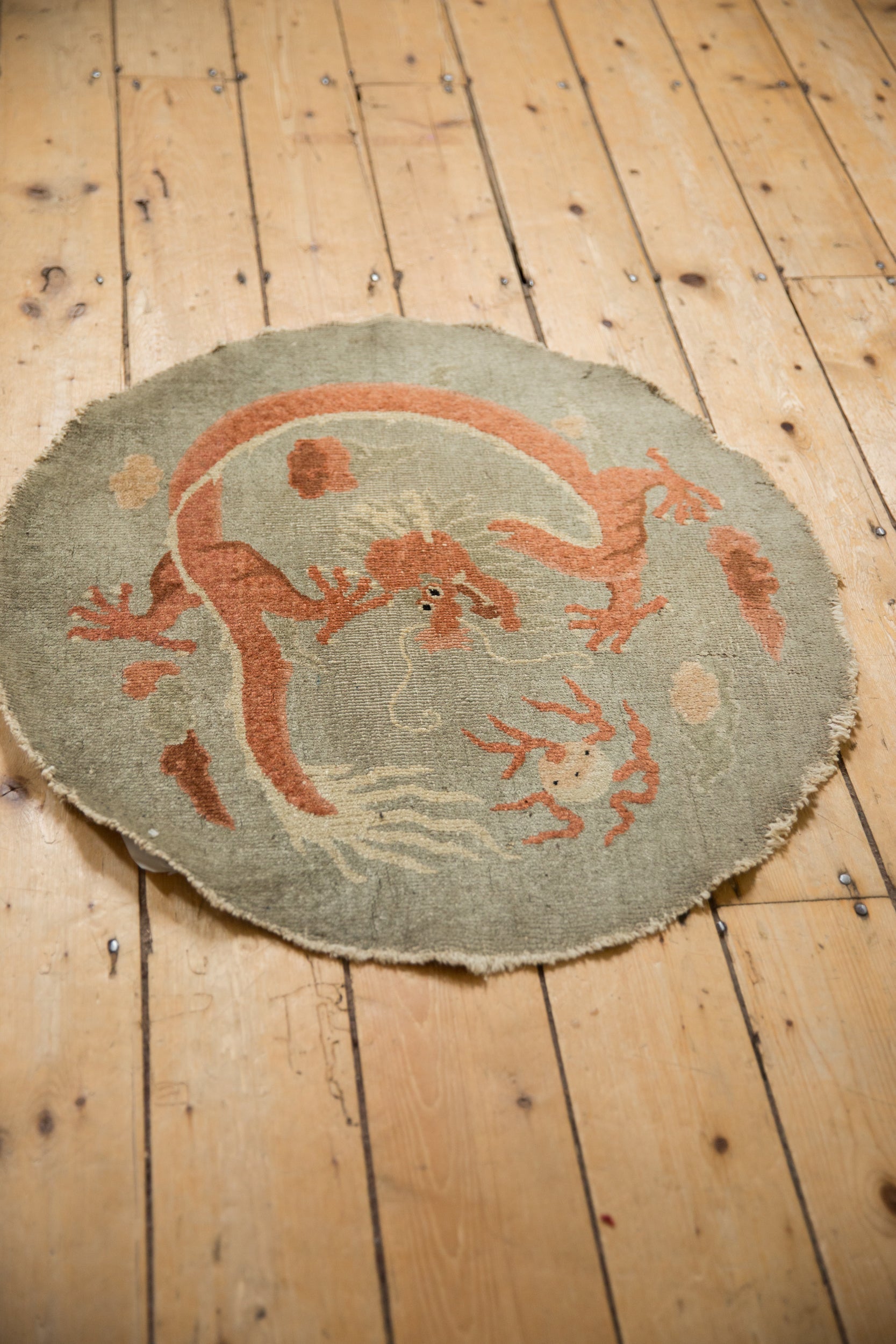 Antique Chinese Art Deco Round Rug Mat — 1920s | 2'5" × 2'7"
