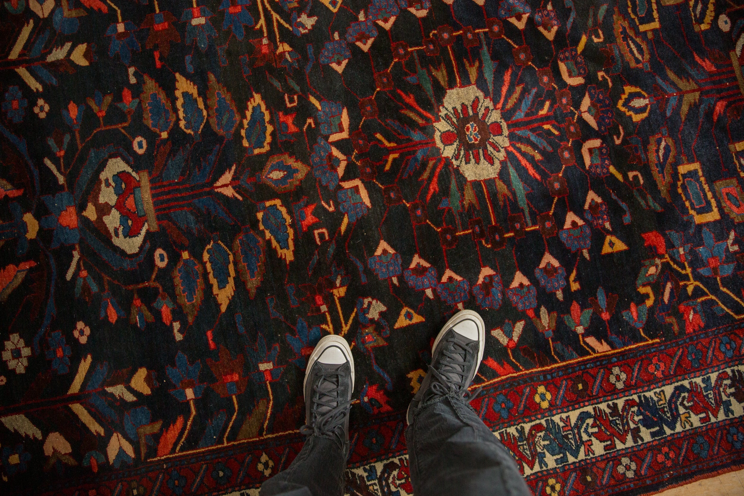 Vintage Persian Bakhtiari Carpet — 1940s | 5'9" x 9'1"