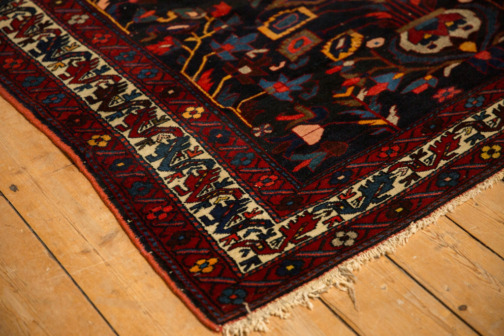Vintage Persian Bakhtiari Carpet — 1940s | 5'9" x 9'1"