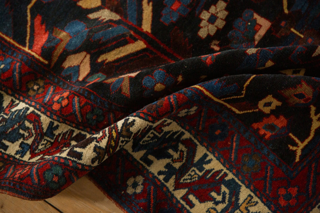 Vintage Persian Bakhtiari Carpet — 1940s | 5'9" x 9'1"