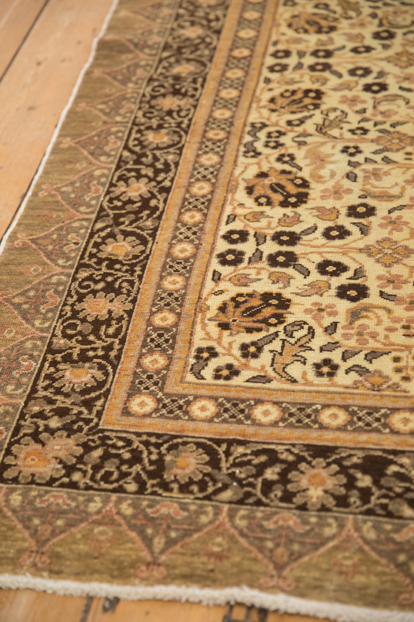 Vintage Turkish Kayseri Rug — 1970s | 6'5" x 9'6"