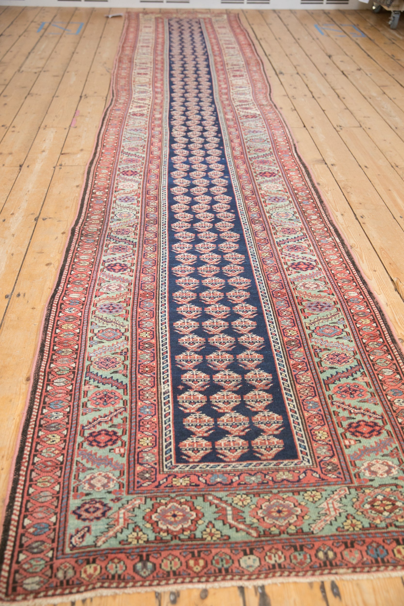 Antique Persian Malayer Rug Runner — 1895–1910 | 3'1" × 14'10"