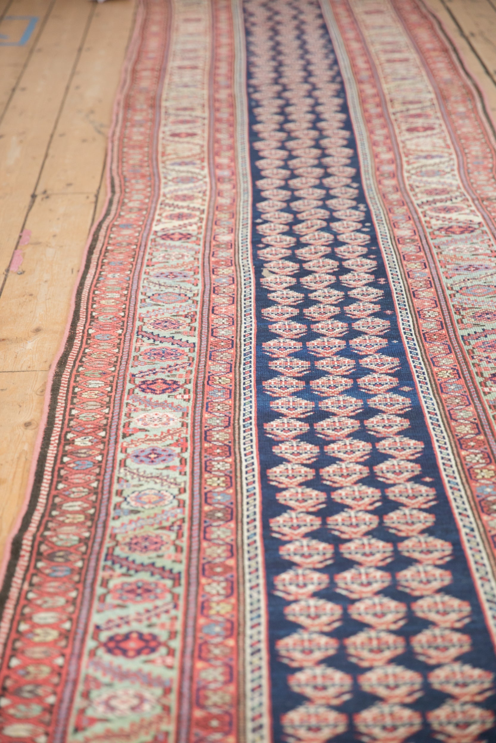 Antique Persian Malayer Rug Runner — 1895–1910 | 3'1" × 14'10"