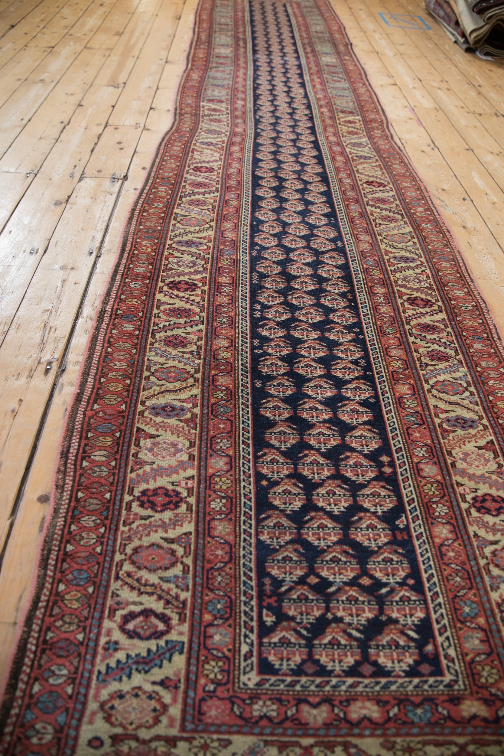 Antique Persian Malayer Rug Runner — 1895–1910 | 3'1" × 14'10"