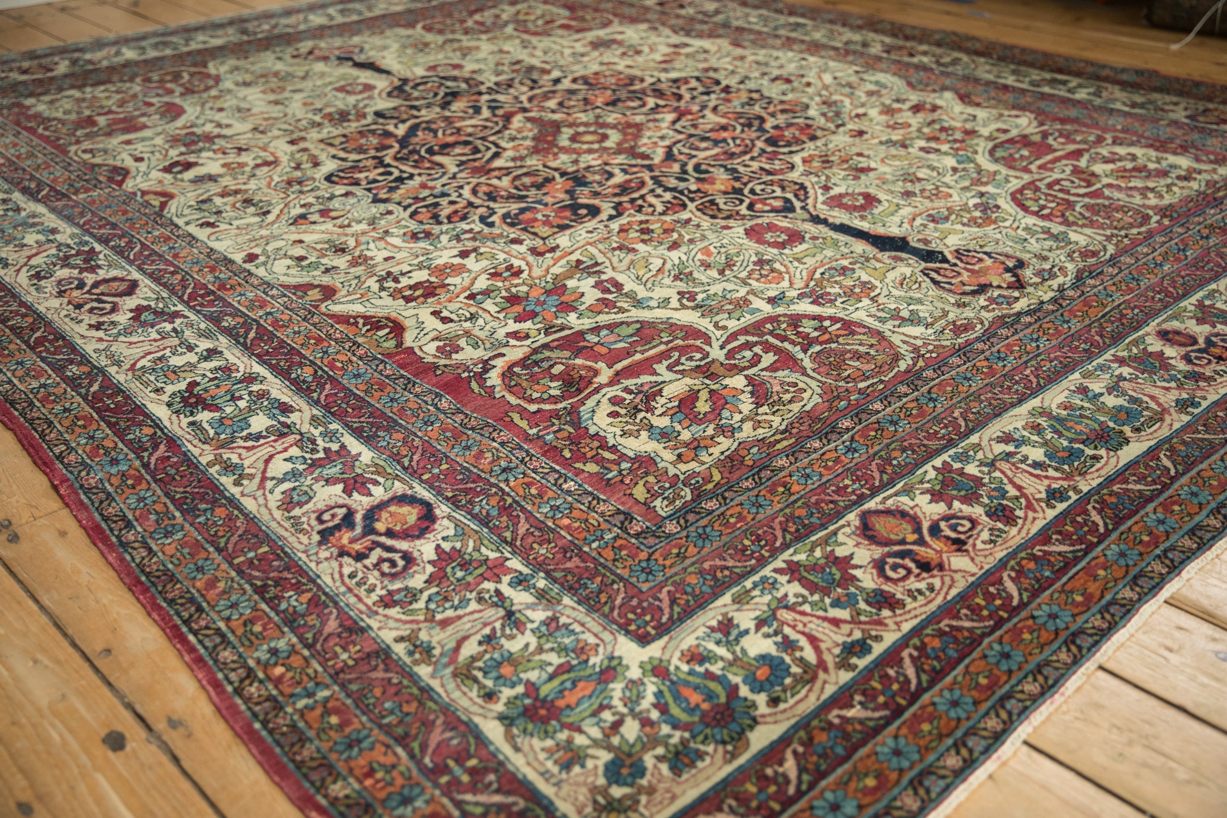 Antique Persian Kerman Carpet (1895–1910) – Hand-Knotted Wool 9x10
